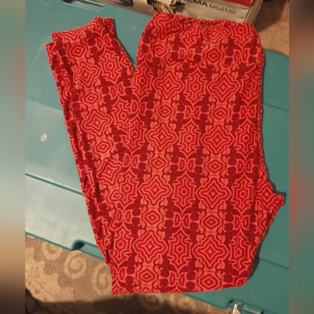 LuLaRoe Leggings Tall & Curvy